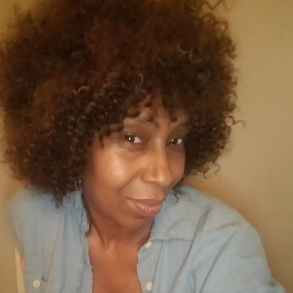 Meet your Posher, Tunya - Picture 2 of 2